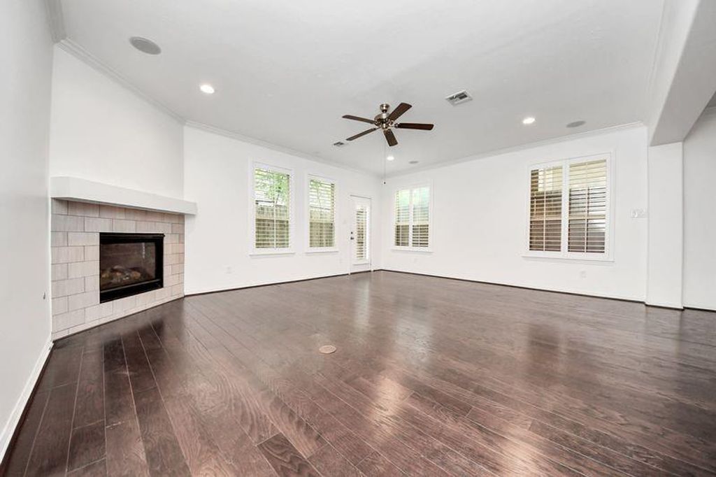Image 7 of property listing at 4222 Drake Street, Houston, TX 77005