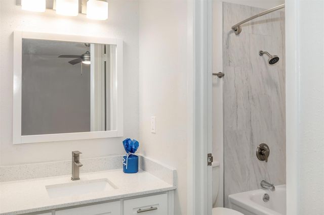4415 Avenue B 104, Austin, TX 78751