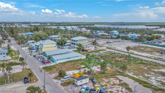 110 Mango ST, Fort Myers Beach, FL 33931