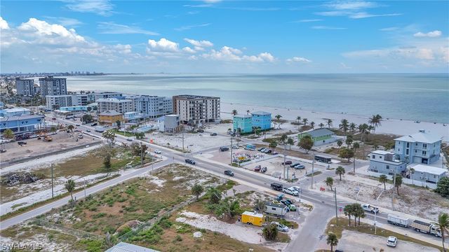 110 Mango ST, Fort Myers Beach, FL 33931