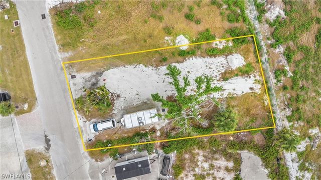 110 Mango ST, Fort Myers Beach, FL 33931