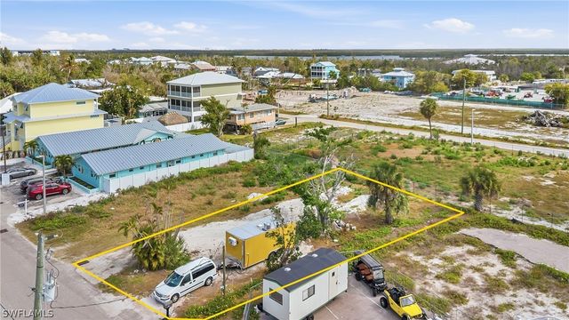 110 Mango ST, Fort Myers Beach, FL 33931