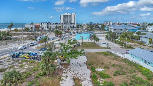 110 Mango ST, Fort Myers Beach, FL 33931