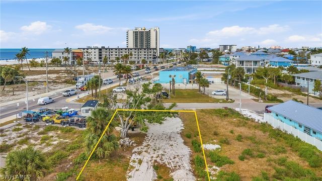 110 Mango ST, Fort Myers Beach, FL 33931