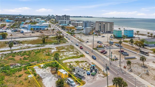 110 Mango ST, Fort Myers Beach, FL 33931