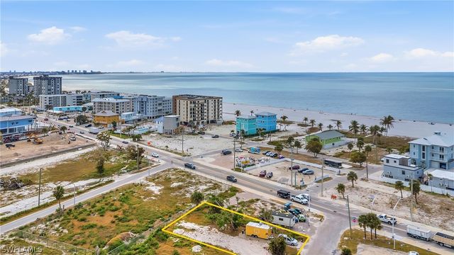 110 Mango ST, Fort Myers Beach, FL 33931