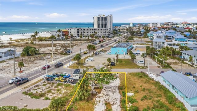 110 Mango ST, Fort Myers Beach, FL 33931