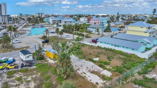 110 Mango ST, Fort Myers Beach, FL 33931