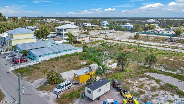 110 Mango ST, Fort Myers Beach, FL 33931