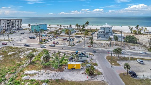 110 Mango ST, Fort Myers Beach, FL 33931