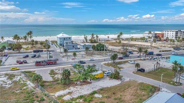 110 Mango ST, Fort Myers Beach, FL 33931