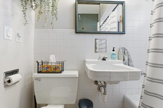 6334 W Fremont PLACE, Milwaukee, WI 53219