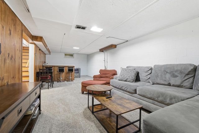 6334 W Fremont PLACE, Milwaukee, WI 53219