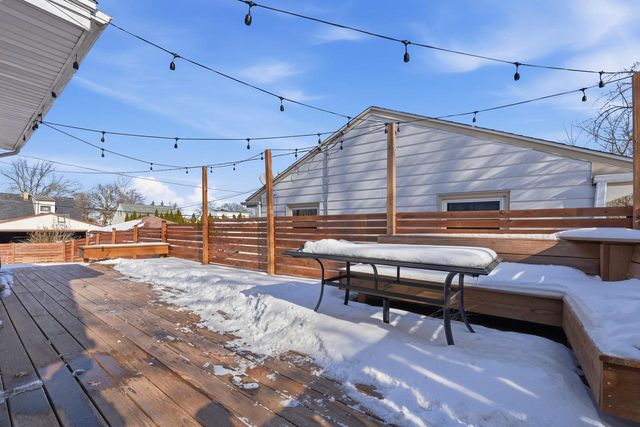 6334 W Fremont PLACE, Milwaukee, WI 53219