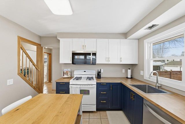 6334 W Fremont PLACE, Milwaukee, WI 53219