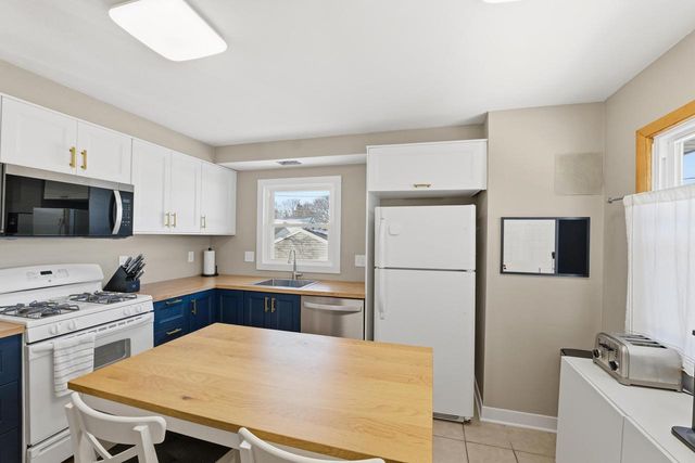 6334 W Fremont PLACE, Milwaukee, WI 53219