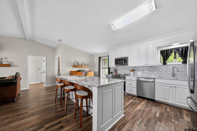 23363 Wateridge Loop, Flint, TX 75762