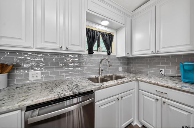 23363 Wateridge Loop, Flint, TX 75762