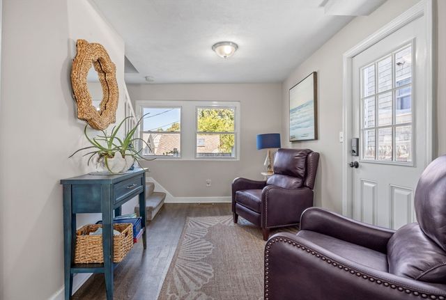 17 5th St, Wareham, MA 02538