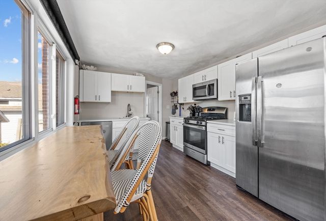 17 5th St, Wareham, MA 02538