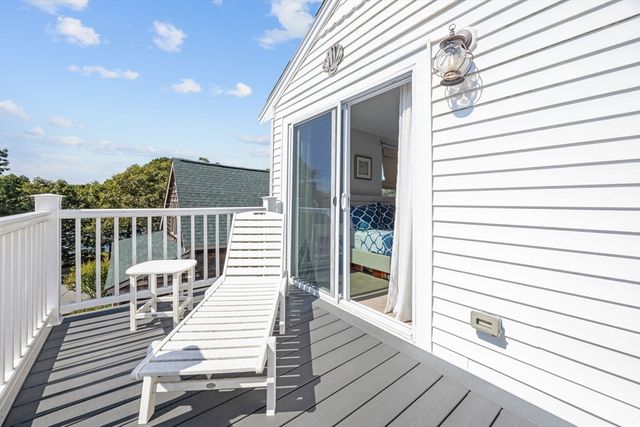 17 5th St, Wareham, MA 02538