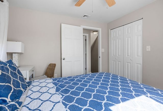 17 5th St, Wareham, MA 02538