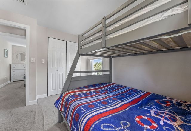 17 5th St, Wareham, MA 02538