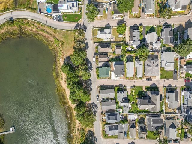 17 5th St, Wareham, MA 02538