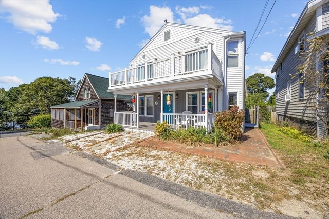 17 5th St, Wareham, MA 02538