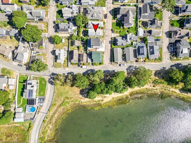 17 5th St, Wareham, MA 02538