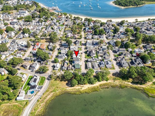 17 5th St, Wareham, MA 02538