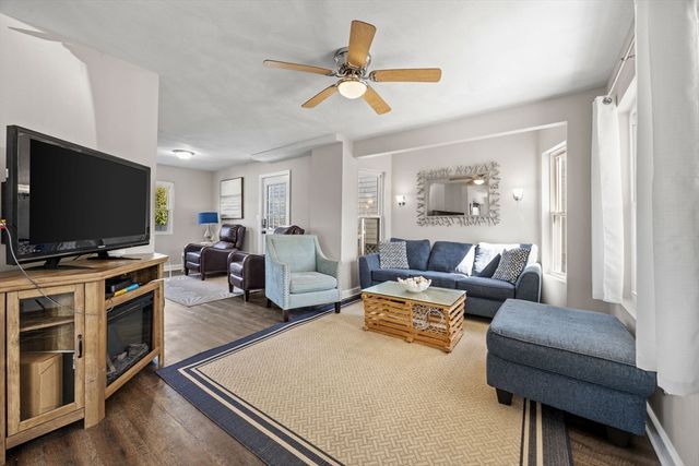 17 5th St, Wareham, MA 02538