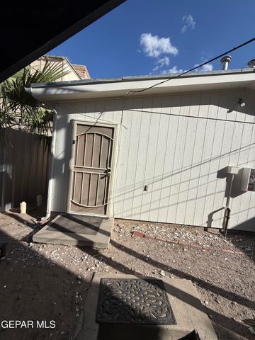 1526 Yandell B, El Paso, TX 79902