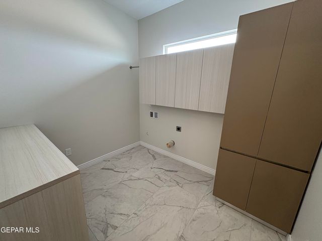 11345 Ardelle Avenue, El Paso, TX 79936