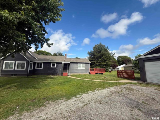 130 E MAPLE Street, Roseville, IL 61473