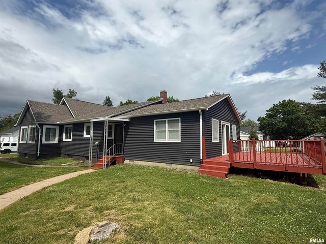 130 E MAPLE Street, Roseville, IL 61473