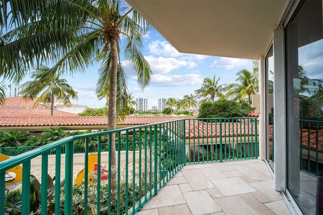 19900 E Country Club Drive 610, Aventura, FL 33180