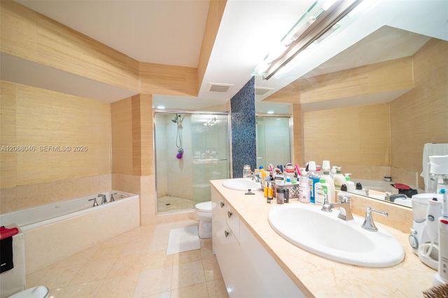 19900 E Country Club Drive 610, Aventura, FL 33180
