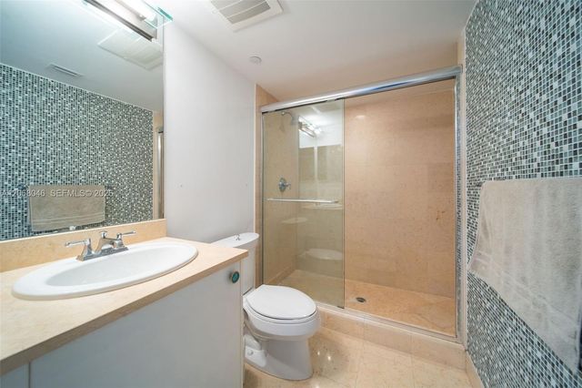 19900 E Country Club Drive 610, Aventura, FL 33180