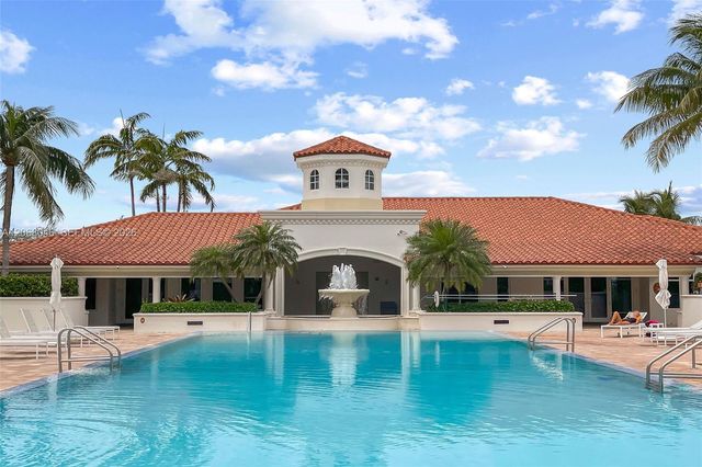 19900 E Country Club Drive 610, Aventura, FL 33180