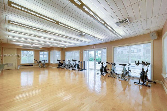 19900 E Country Club Drive 610, Aventura, FL 33180