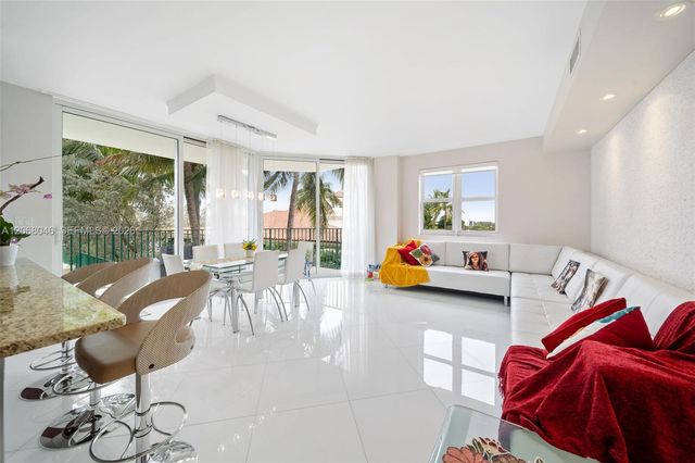 19900 E Country Club Drive 610, Aventura, FL 33180