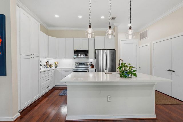 1900 Barton Springs RD 2026, Austin, TX 78704