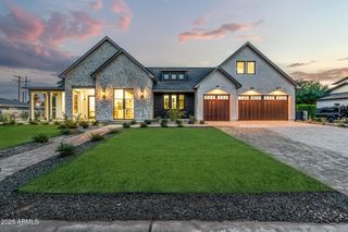 5739 E CALLE DEL PAISANO --, Phoenix, AZ 85018