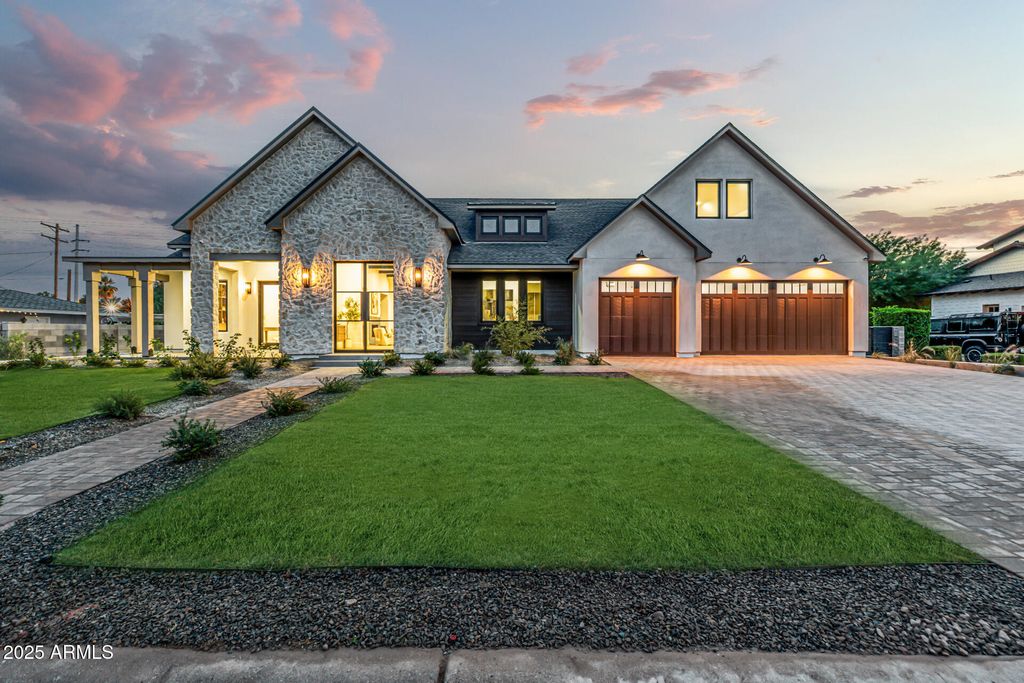 5739 E CALLE DEL PAISANO --, Phoenix, AZ 85018