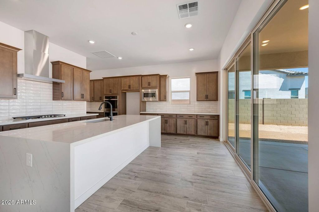 821 W J WALTZ Way, Apache Junction, AZ 85120 — photo 2