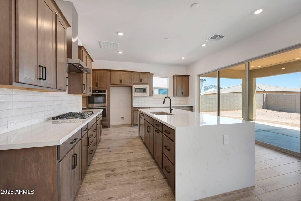 821 W J WALTZ Way, Apache Junction, AZ 85120 — photo 4