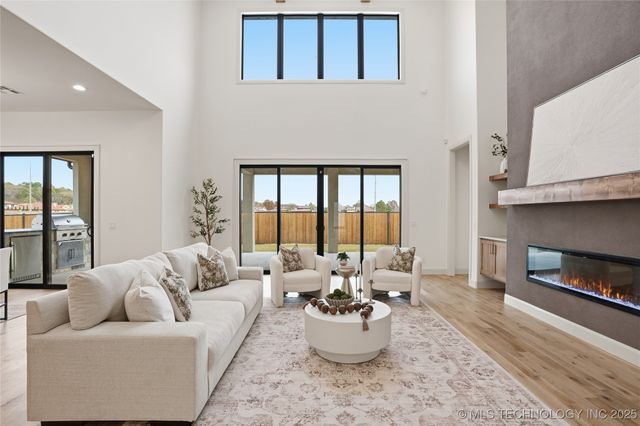 12029 S Vandalia Avenue, Tulsa, OK 74137