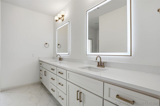 12029 S Vandalia Avenue, Tulsa, OK 74137