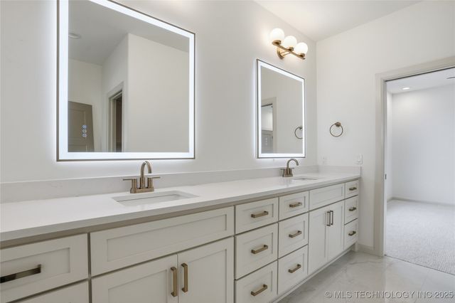 12029 S Vandalia Avenue, Tulsa, OK 74137